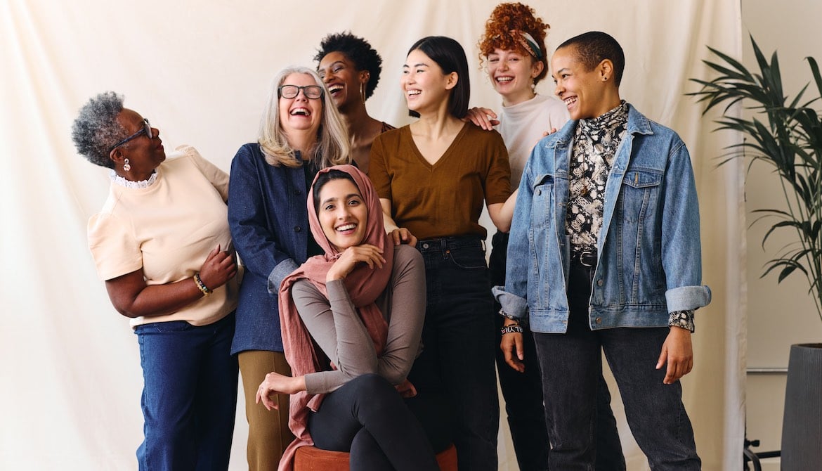 women-team-photo